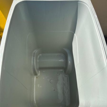 Nettoyage bacs à déchets après